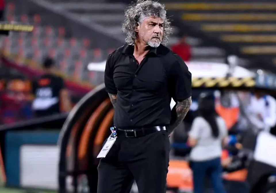 Leonel Alvaréz DT