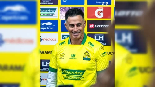 Los 3 arqueros que quiere fichar Bucaramanga por pedido de Pereirano para la próxima temporada Pereirano Bucaramanga