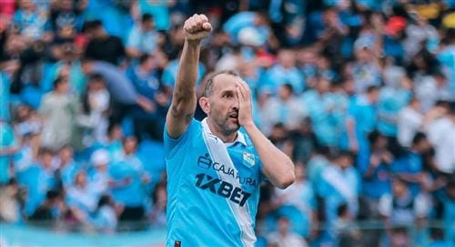 Hernán Barcos debutó con gol en Sporting Cristal y fue clave para clasificar a cuartos de la Copa Caliente 2026