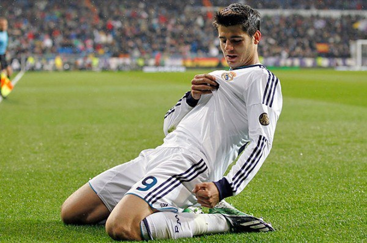 Álvaro Morata vistiendo la camiseta del Real Madrid.