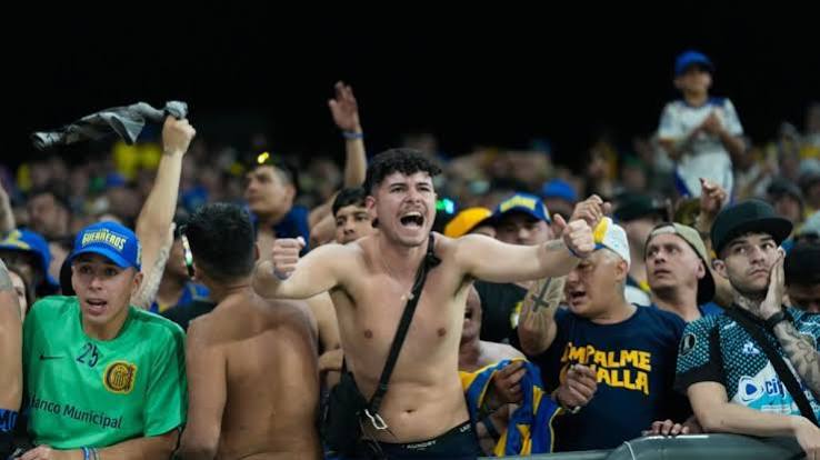 Los detenidos fueron trasladados inicialmente al Juzgado Especial Criminal instalado dentro del propio estadio y posteriormente quedaron a disposición de la dependencia especializada en delitos relacionados con la intolerancia deportiva.