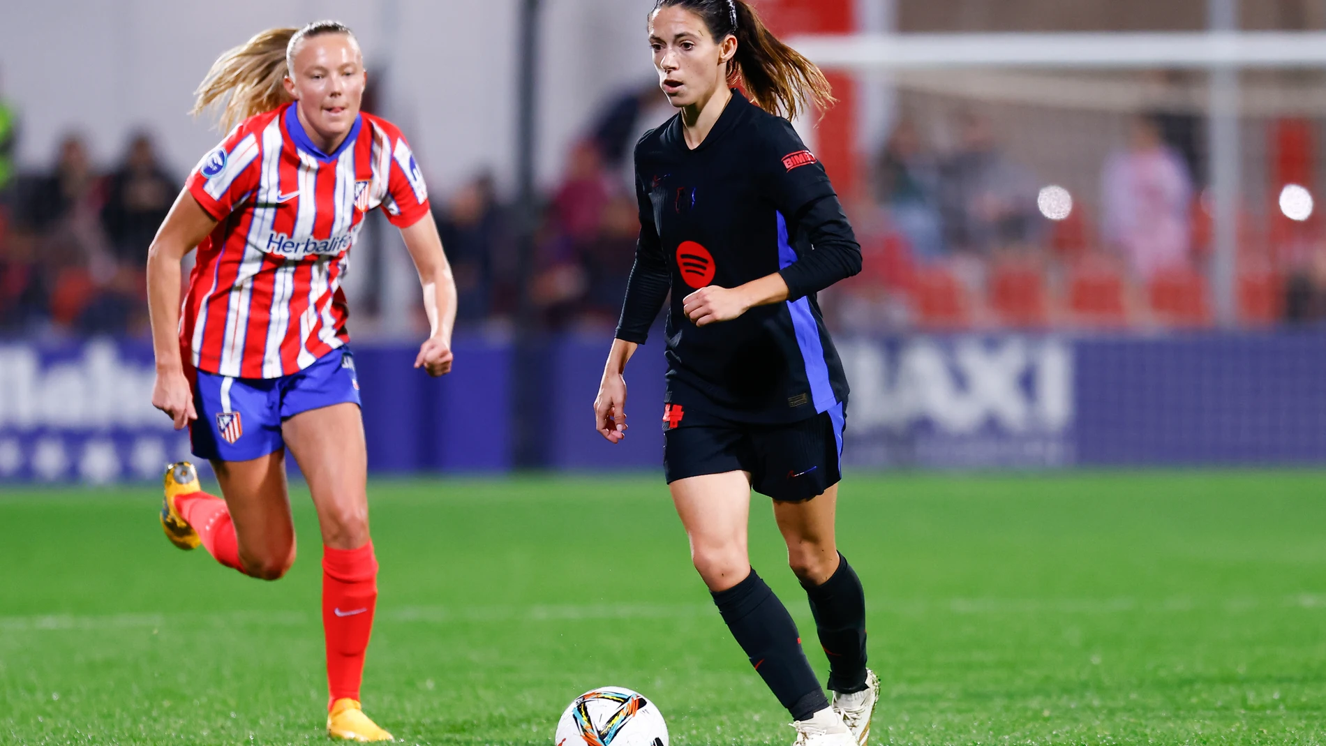 Un partido entre el Atlético de Madrid y el Barça Femenino.