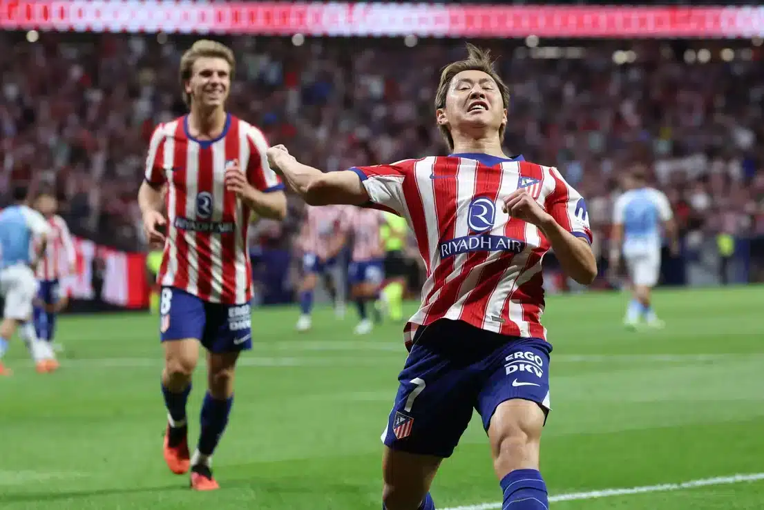 Kang-in Lee celebrando el gol.