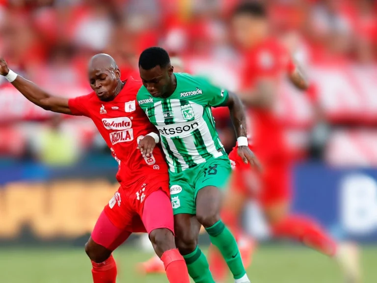 América de Cali durante un partido ante Atlético Nacional