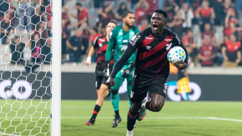 El gesto de Paranaense para Colombia tras el terremoto