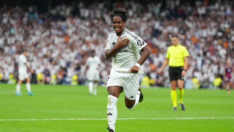 Endrick celebra un gol con el Real Madrid