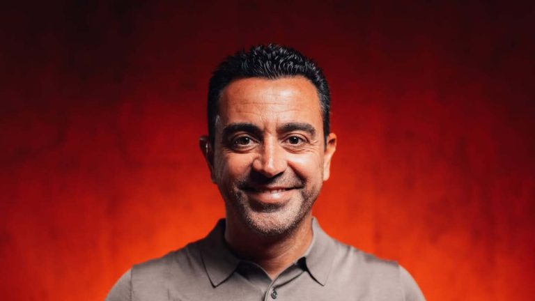 Xavi tiene ahora la responsabilidad de transformar sus conceptos futbolísticos en resultados. Su contrato hasta 2030 le ofrece tiempo para desarrollar el proyecto, pero el primer desafío será inmediato: devolverle a Países Bajos la confianza, el protagonismo y el estilo que históricamente han caracterizado a una de las selecciones más reconocidas del fútbol mundial.