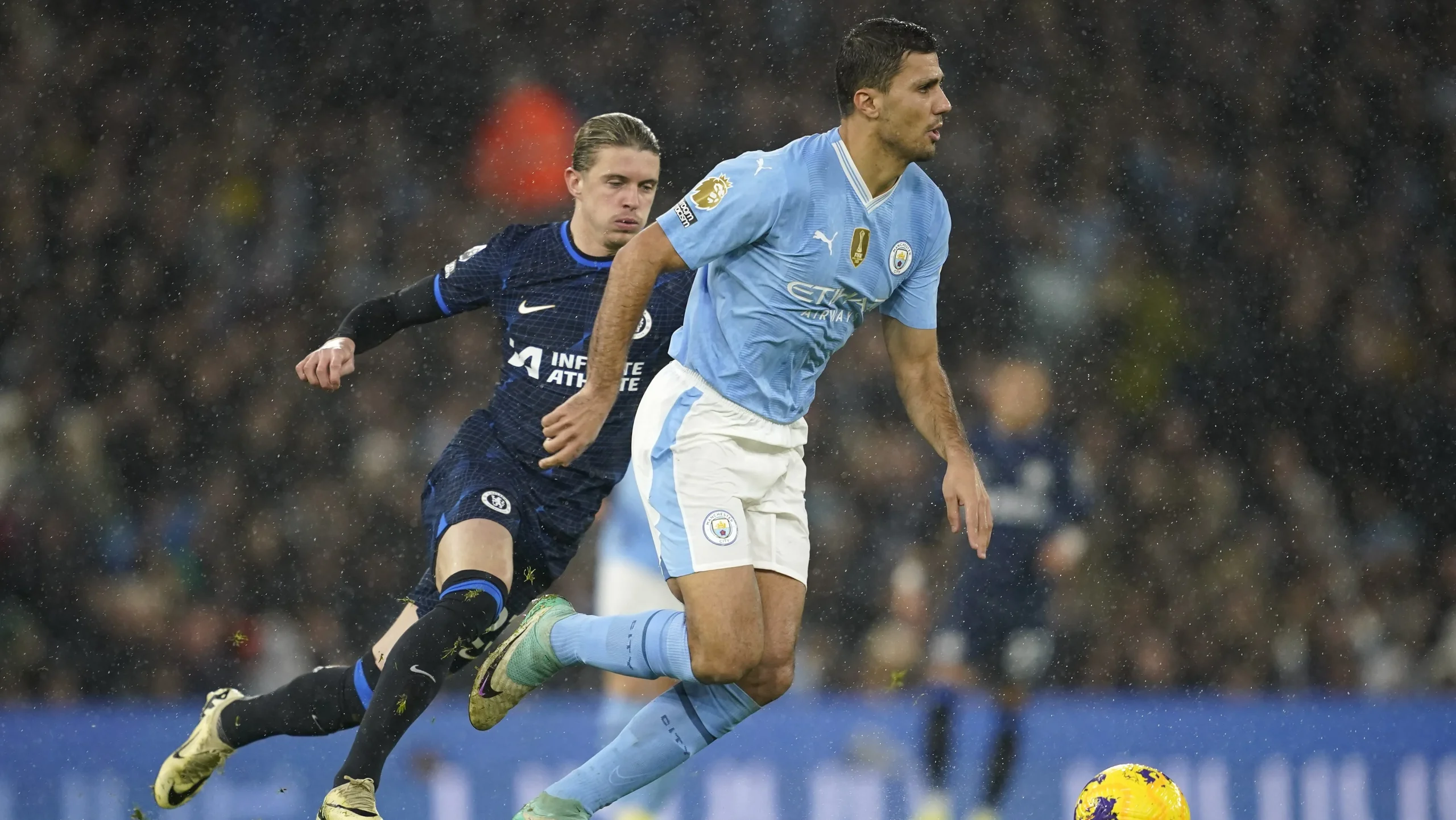 Rodri en un partido con el Manchester City