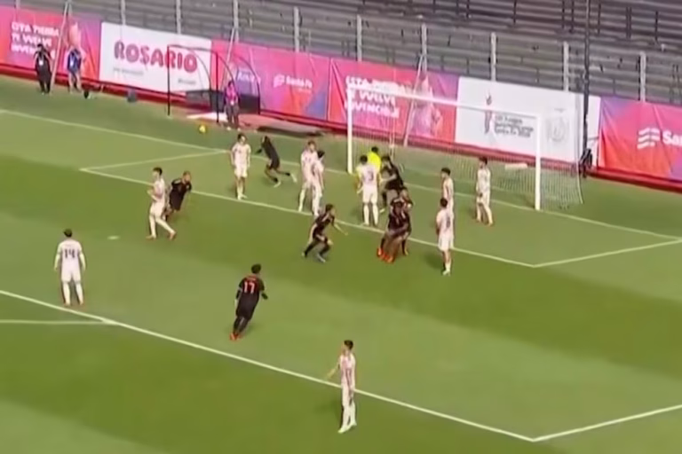 Gol de Piero Cari