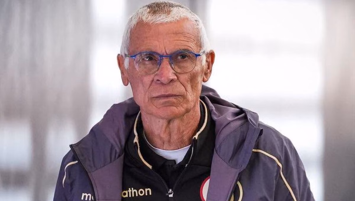Hector Cuper deja de ser DT de Universitario