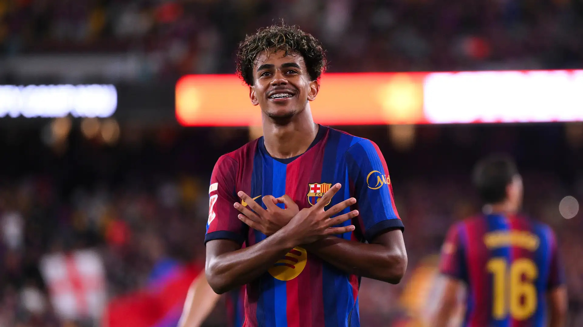 Lamine Yamal con el Barcelona en la Champions League