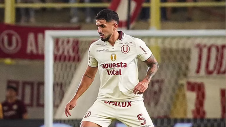 Matías Di Benedetto con Universitario de Deportes