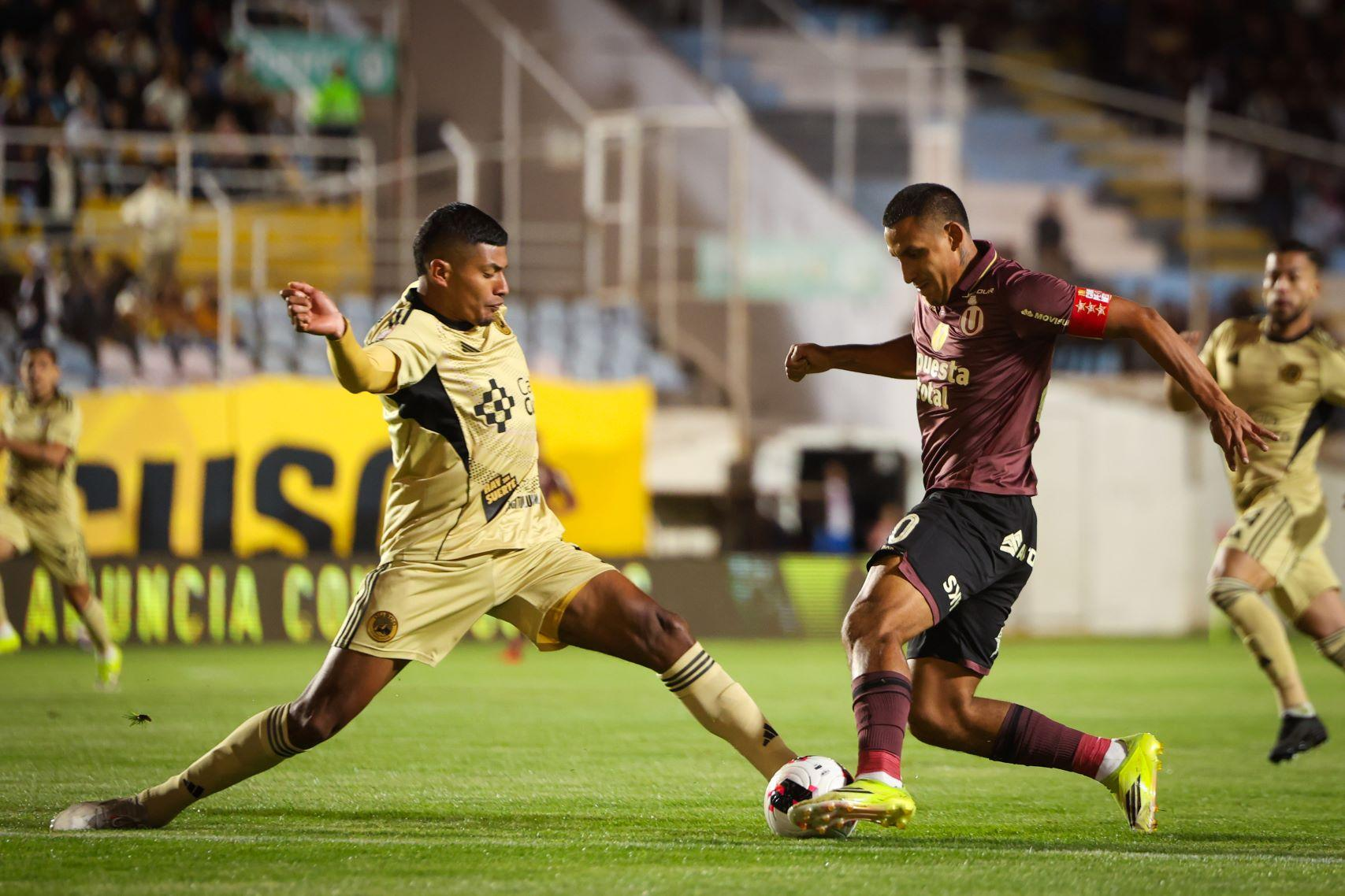 Universitario se prepara para enfrentar a Deportivo Garcilaso en Cusco