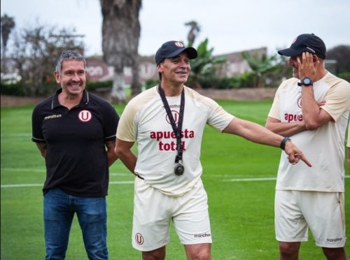 Fabián Bustos durante su primer entrenamiento con Universitario en Campo Mar