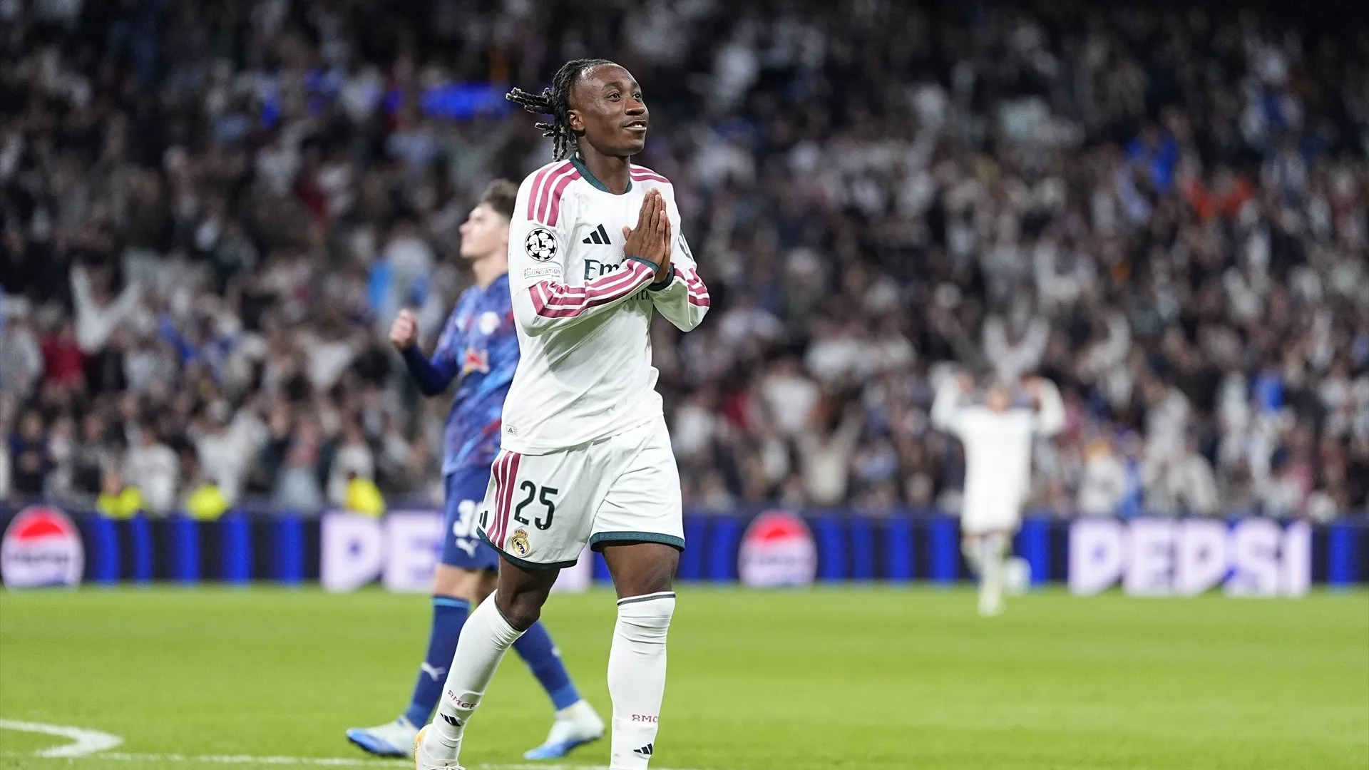 Diomande celebra un gol con el Real Madrid